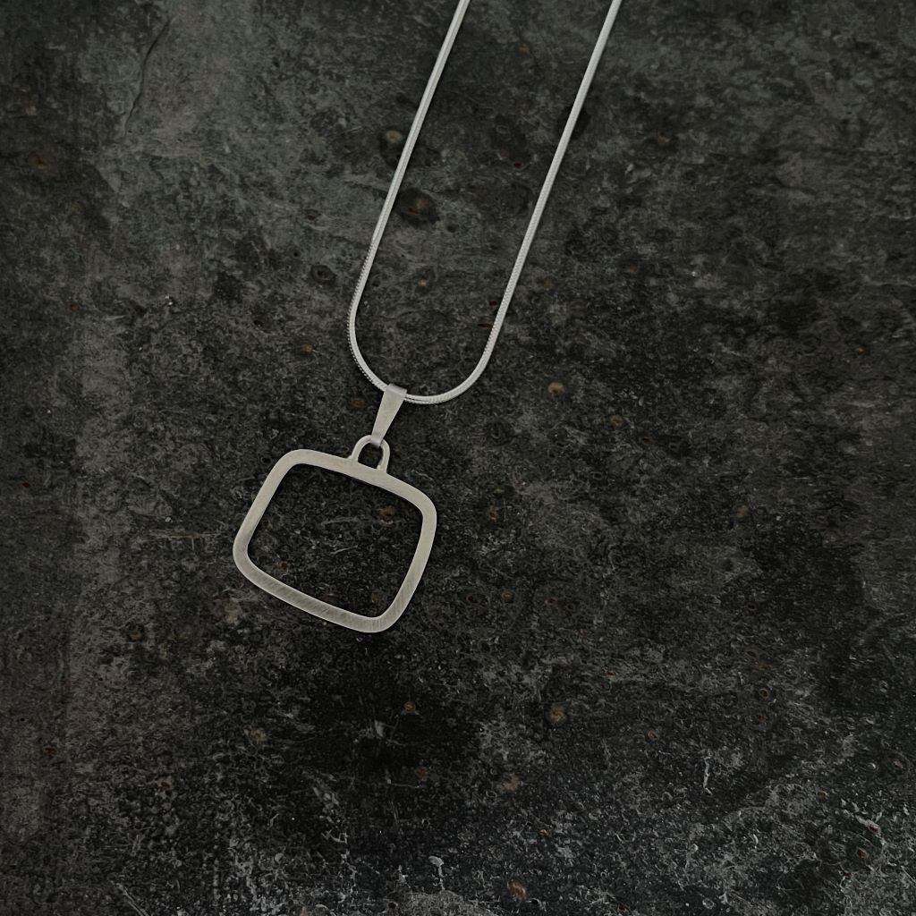 Mourne Single Stone Pendant